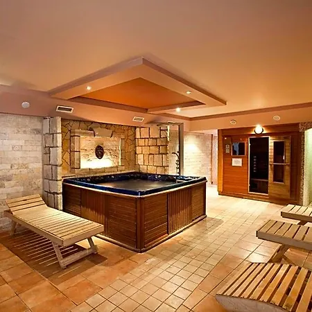 Makar Sport&atrium Otel Peçuy